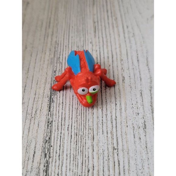 Zuru redfly bug scary mini toy figure Halloween - Picture 1 of 4